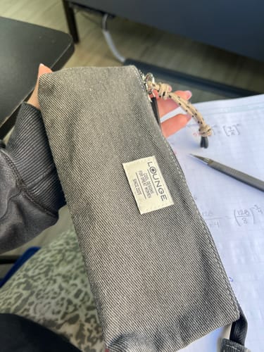 Reseña con foto de un cliente sobre Estuche Simple Denim Back To School