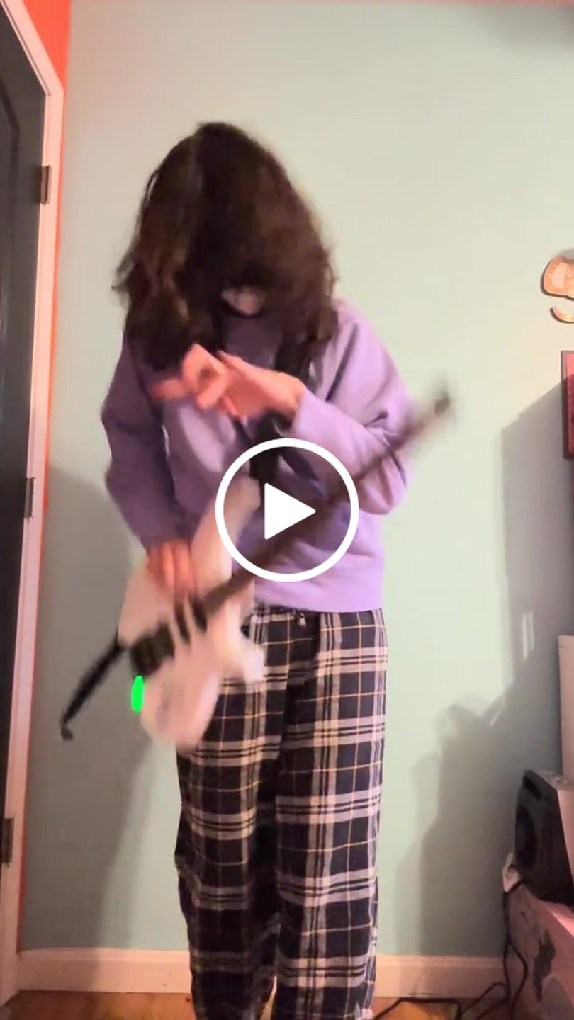 Customer video review of Donner HLX-500 Guitare Électrique Moderne Sans Tête【ancienne réf. NHL-500】