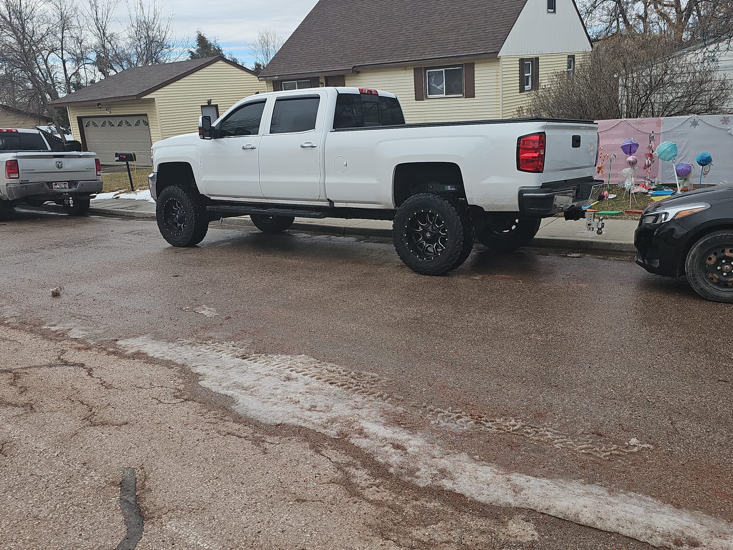 Customer photo review of 2011-2024 Chevy Silverado / GMC Sierra 2500 / 3500 4, 6, 8 Inch Lift Blocks