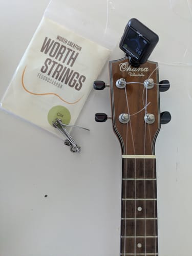 Customer photo review of CM Worth Clear Concert / Soprano CM Medium Fluorocarbon 2 Restrings per Packet