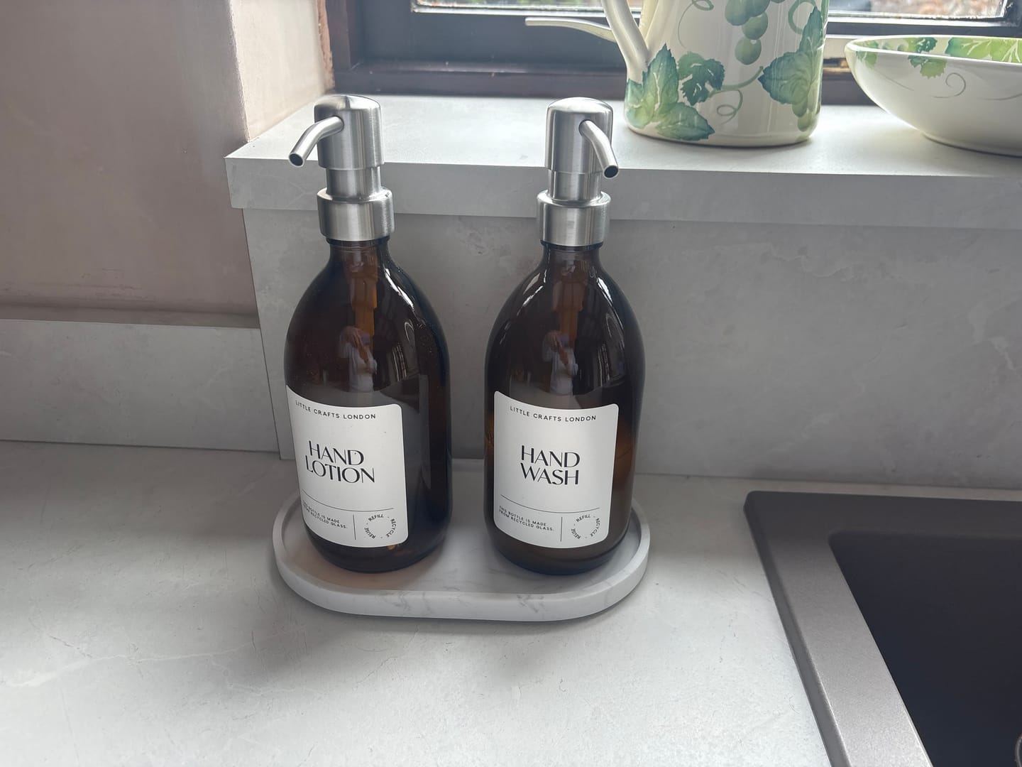 Customer photo review of Set of 2 Amber Glass Bottle 500 ML with Metal Pump & Small Tray