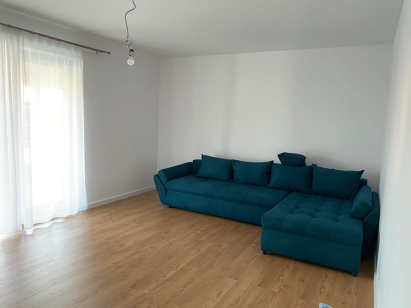 Customer photo review of Colțar extensibil dumonde cu ladă de depozitare si sezut confortabil din spuma high-density, Loana XL Enjoy Petrol II 335x185 cm