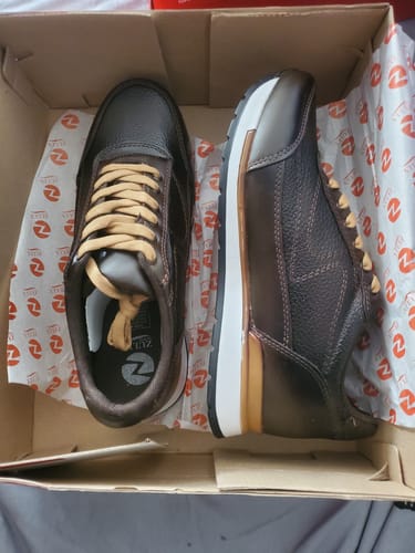 Customer photo review of Tenis Toronto - Moka