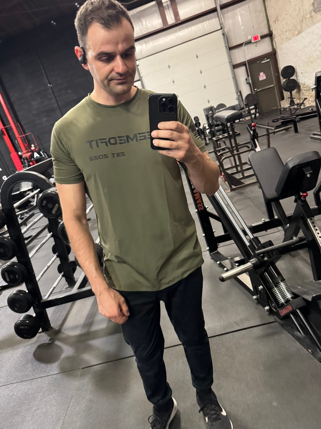 Customer photo review of Men’s Gym Tee “Compellence” -Olive