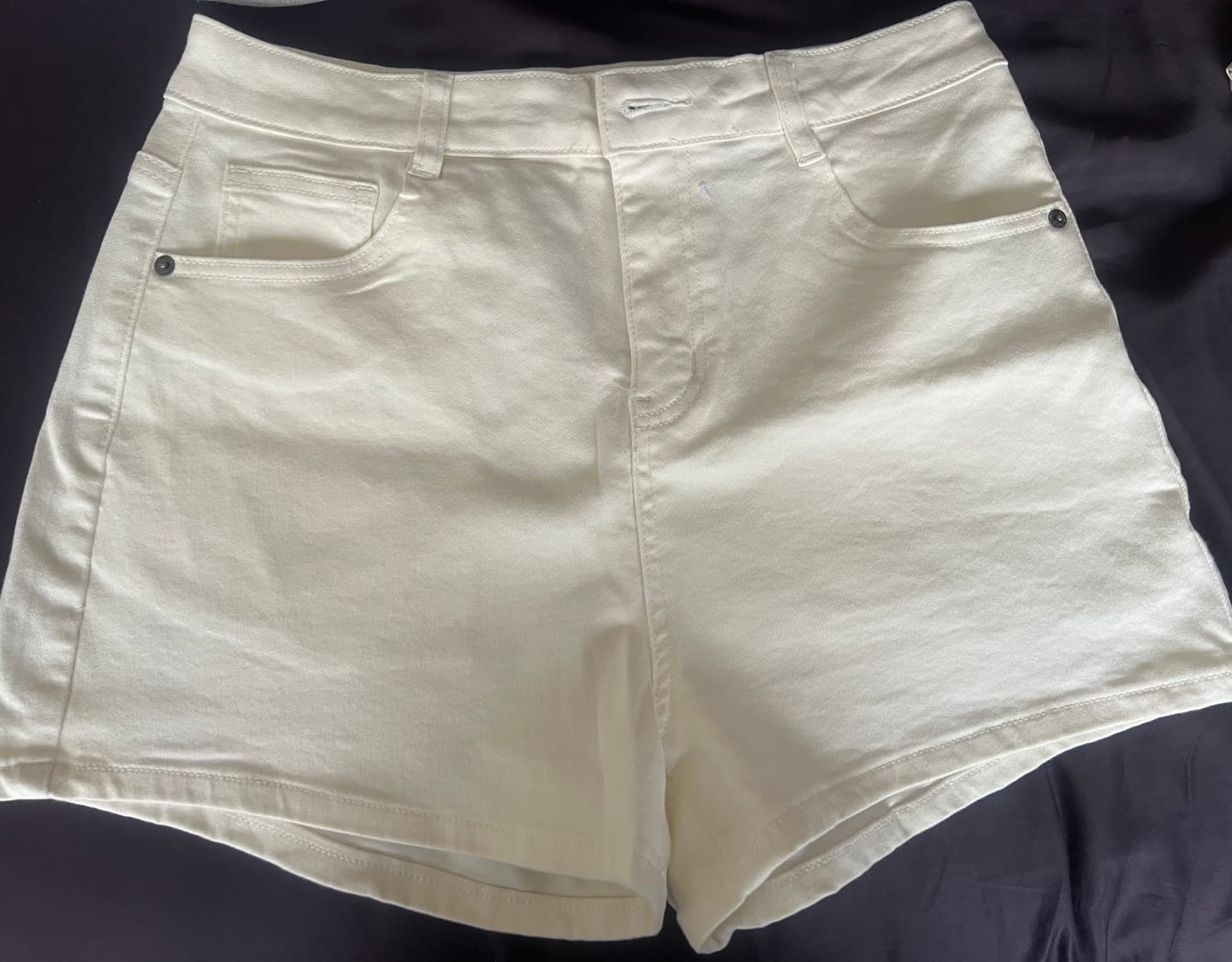 Customer photo review of BW Mid-Waisted Stretch Denim Shorts