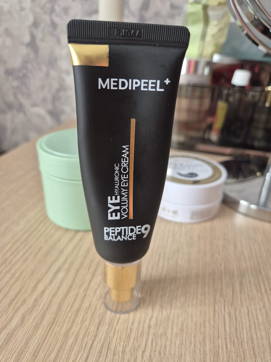 Customer photo review of Pretnovecošanas krēms priekš acu plakstiņiem ar peptīdiem Medi-Peel Peptide Balance 9 Eye Hyaluronic Volumy Eye Cream