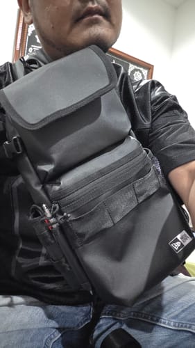 Customer photo review of New Era TPU 12L Black Sling Body Bag