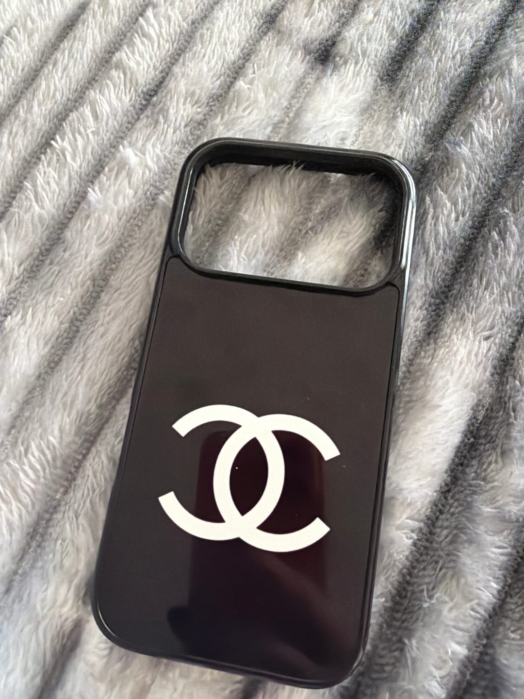 Customer photo review of Chnel – Silver Luster