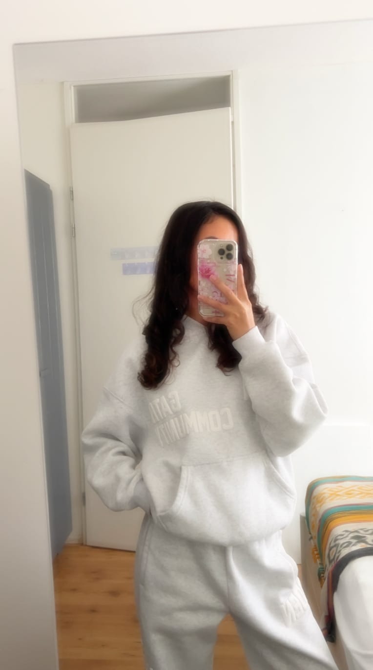 Customer photo review of GATED COMMUNITY CUFFED SWEATPANTS LIGHT GREY