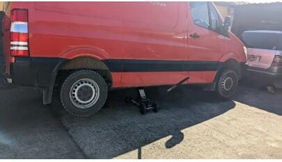 Customer photo review of 3 TONNE RUGGED FLOOR JACK - HI LIFT HYDRAULIC TROLLEY JACK - BLACK