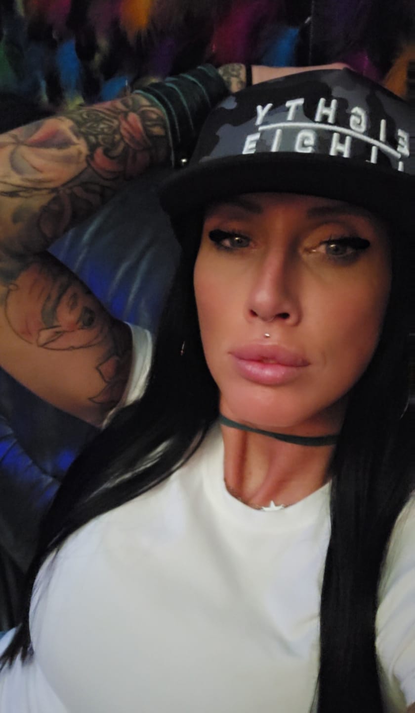 Customer photo review of 80Eighty® Mirror Hat