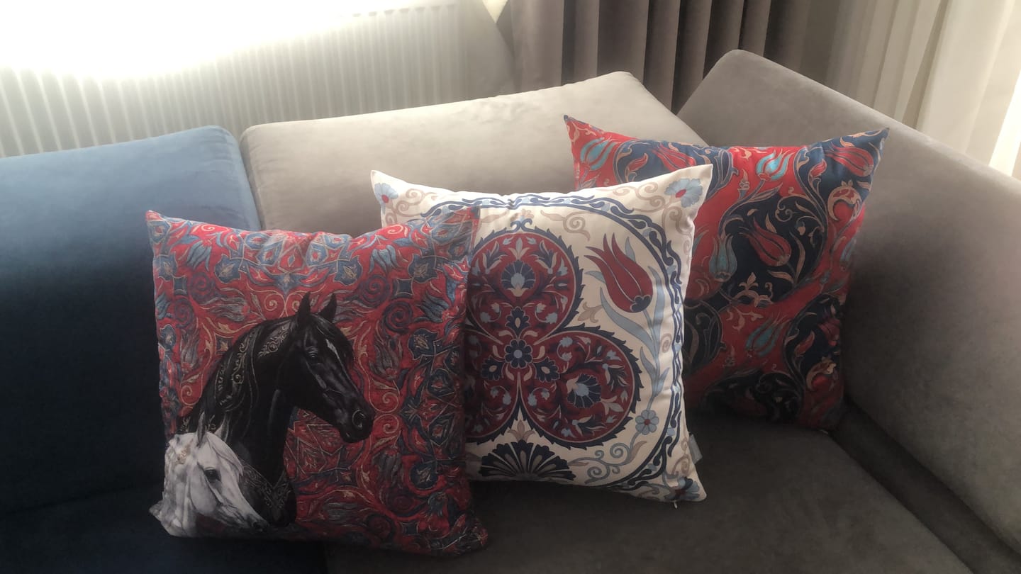 Customer photo review of Çini Motifli Siyah Beyaz At Hediye Seti - 4 Parça