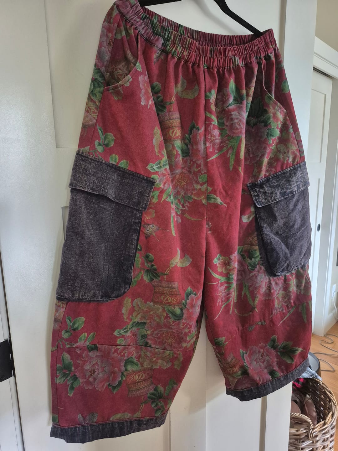 Customer photo review of Plus Size Women Summer Retro Flower Patchwork Harem Pants