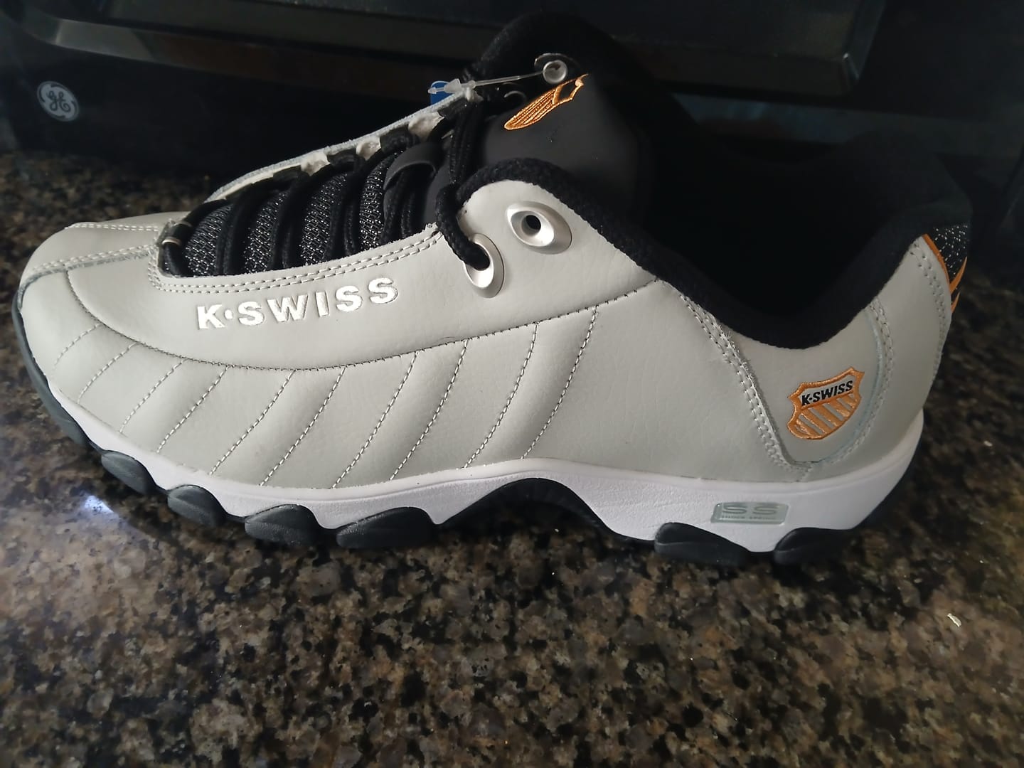 Customer photo review of 03426-092-M | ST329 CMF | NORTHERN DROPLET/WHITE/BLACK/BLAZE ORANGE