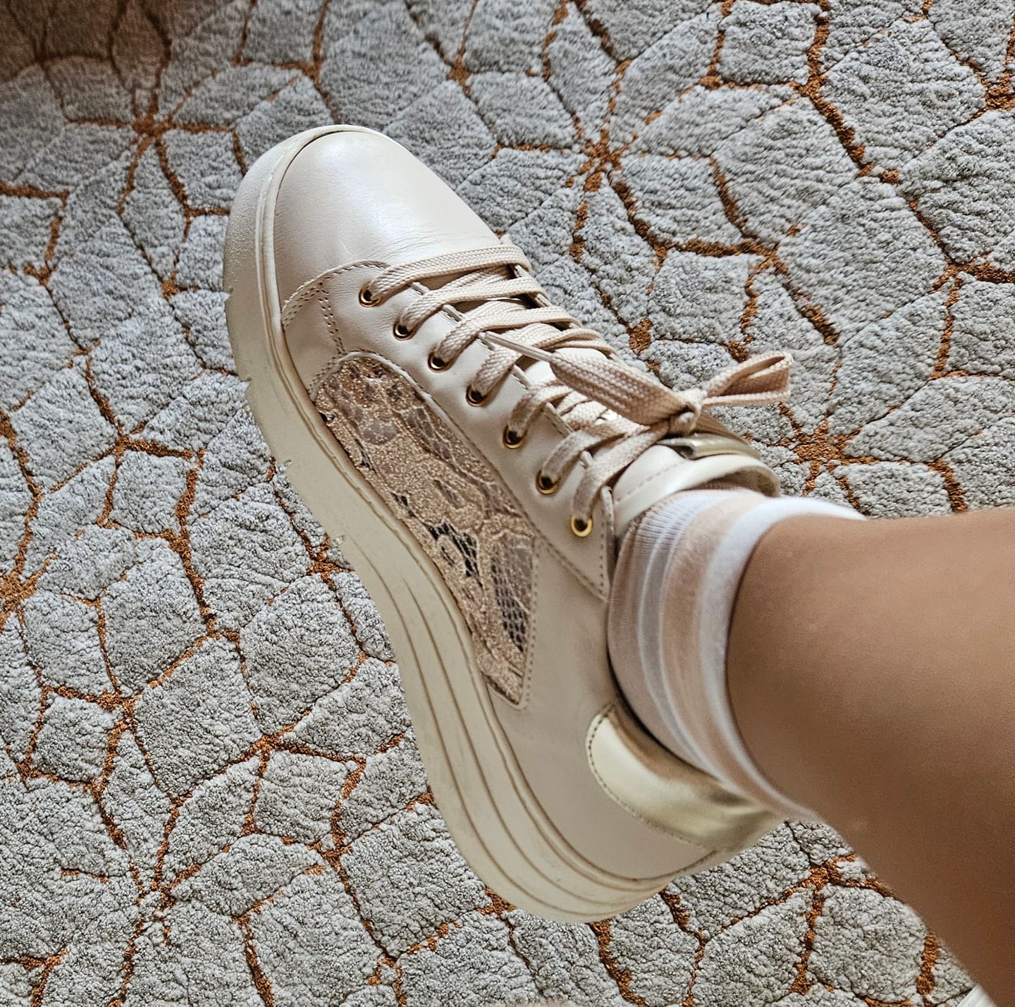 Customer photo review of Camelia