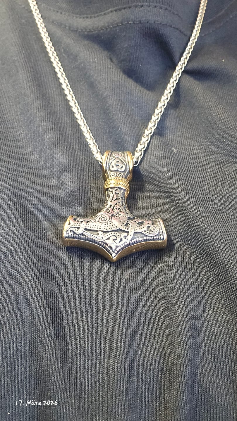 Customer photo review of Mjölnir Necklace