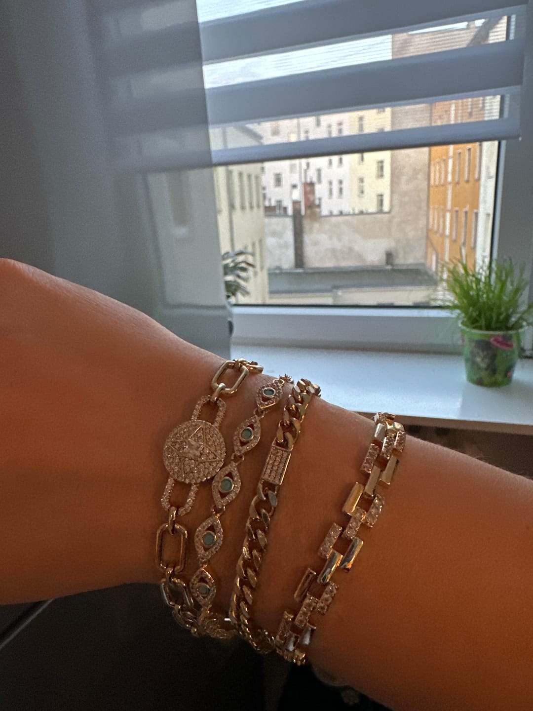 Customer photo review of Armband VIP Eye Türkis -14K vergoldet