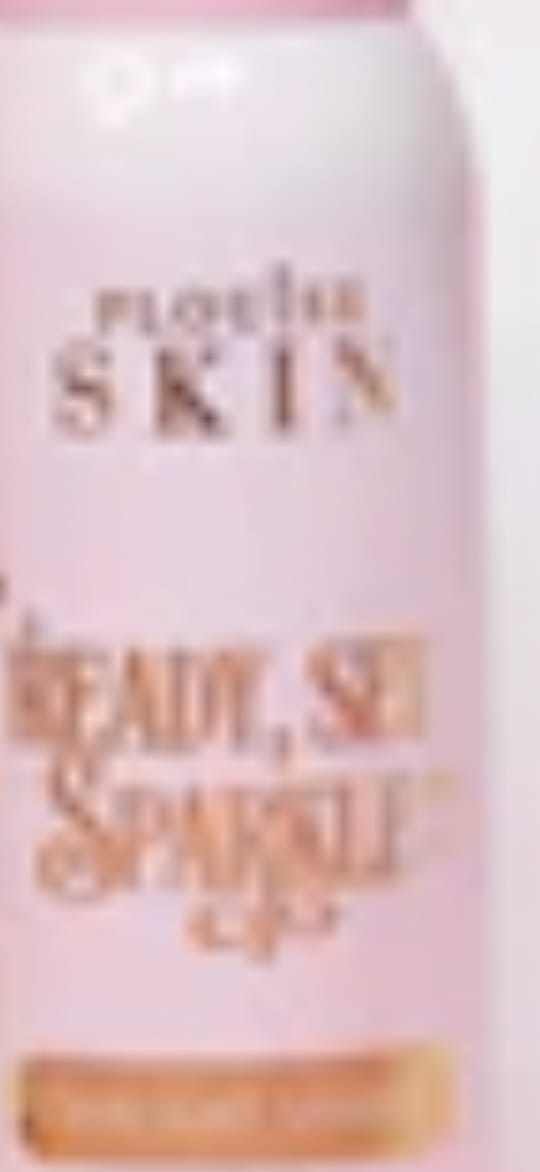 Customer photo review of P.Louise Ready Set Sparkle Glitter Setting Spray