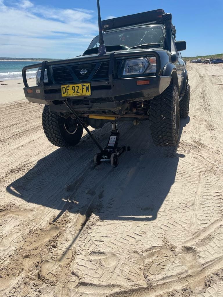 Customer photo review of 2 TONNE RUGGED FLOOR JACK - HI LIFT HYDRAULIC TROLLEY JACK