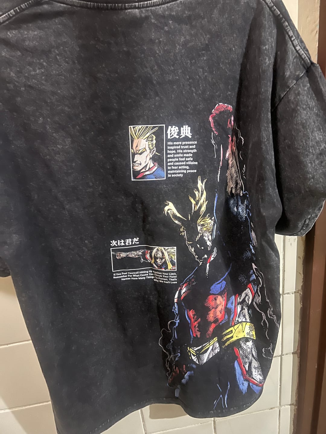 Customer photo review of Camisa All Might Toshinori - My Hero Academia