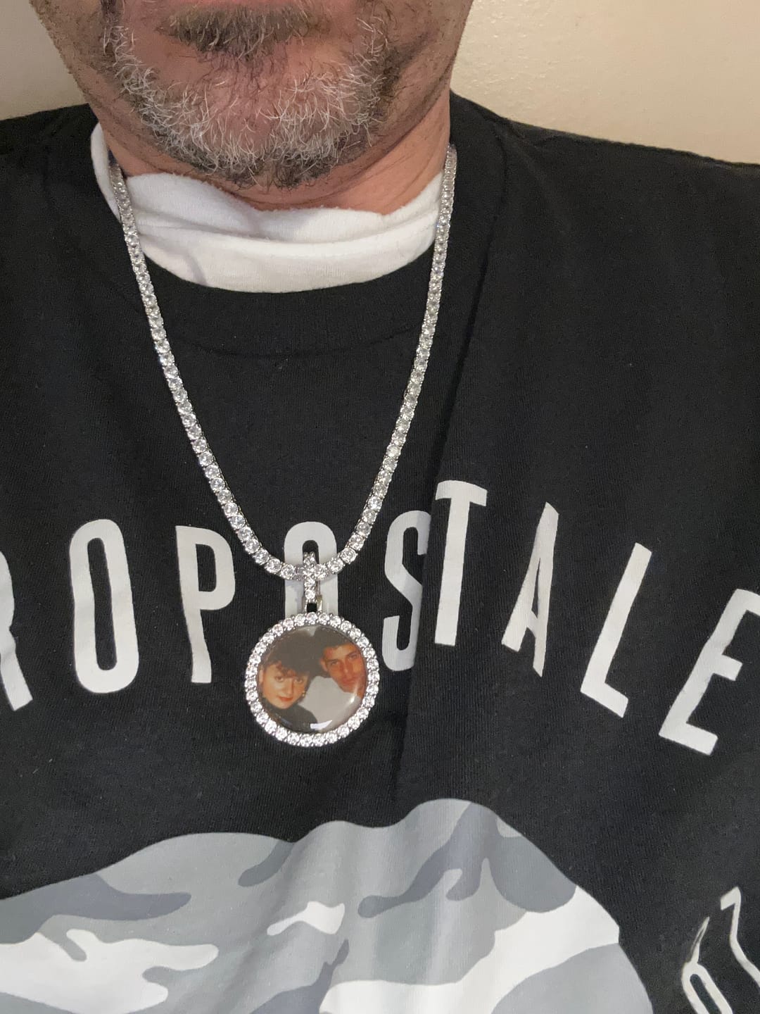 Customer photo review of 3D CIRCLE CUSTOM PICTURE PENDANT SMALL SIZE