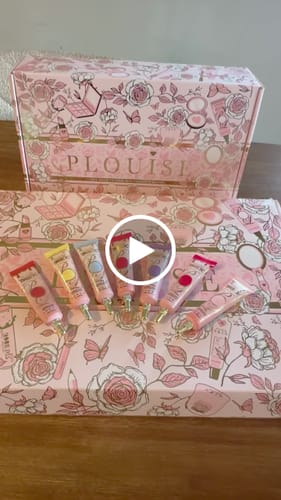Customer video review of P. Louise Coloured Base