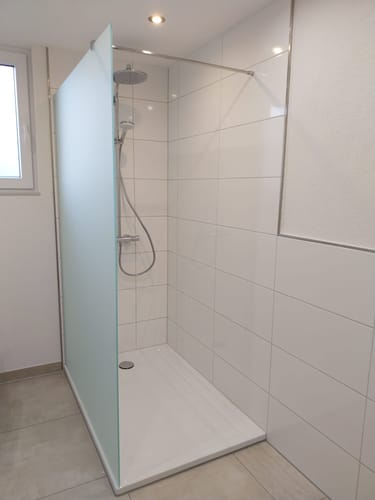 Customer photo review of SONNI Walk In Dusche Duschabtrennung Duschwand Nano Vollsatiniert ESG-Glas Glasstärke 8/10mm Breite 80-160cm