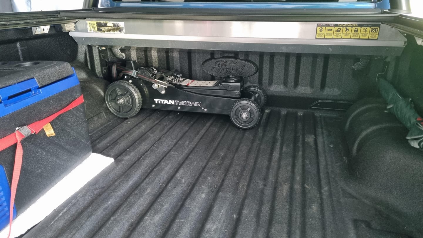 Customer photo review of 3 TONNE RUGGED FLOOR JACK - HI LIFT HYDRAULIC TROLLEY JACK - BLACK