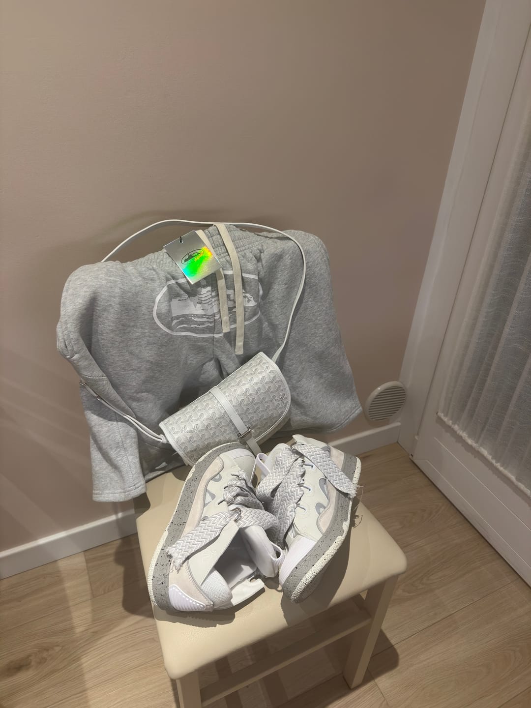 Customer photo review of Lanvin Curb white&gray