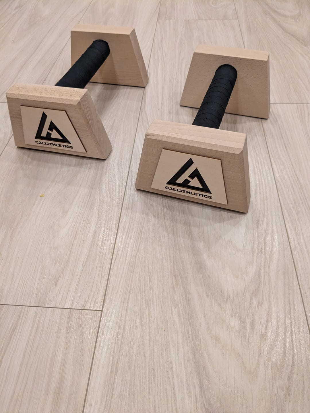 Customer photo review of Wooden Parallettes MEDIUM