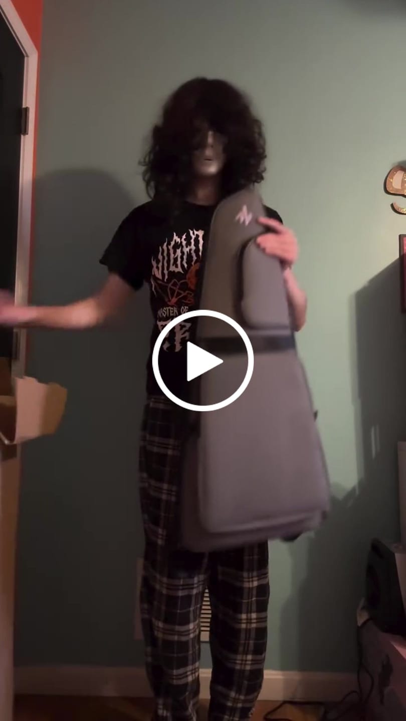 Customer video review of Donner HLX-500 Guitare Électrique Moderne Sans Tête【ancienne réf. NHL-500】