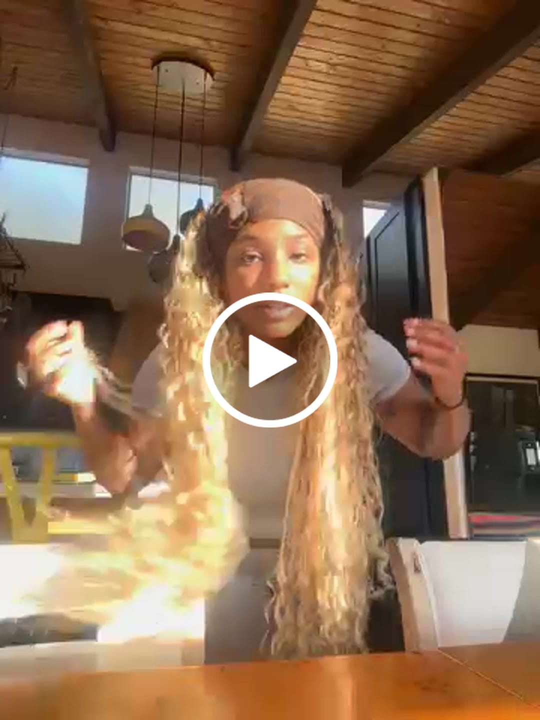 Customer video review of #27 Honey Blonde Loose Deep Wave Bulk Hair Extensions for Braiding
