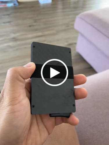 Customer video review of 80Eighty® Minimalist Carbon Fiber Wallet