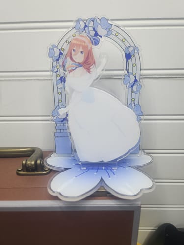 Customer photo review of Miku Nakano Standee