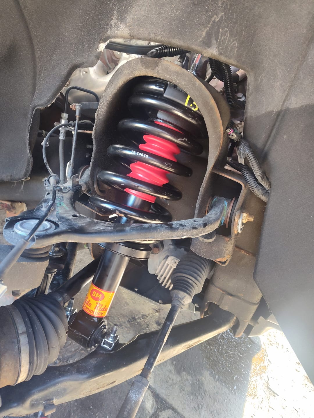 Customer photo review of 2015-2020 Chevrolet Suburban 5.3L/6.2L 4WD & 6.2L RWD Magnetic Struts Front OE Replacement Kit (GC55F)