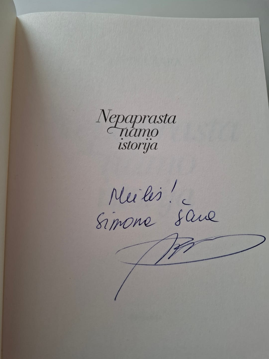 Customer photo review of Nepaprasta namo istorija: romanas apie šeimos paslaptis, netikėtas išpažintis ir meilę