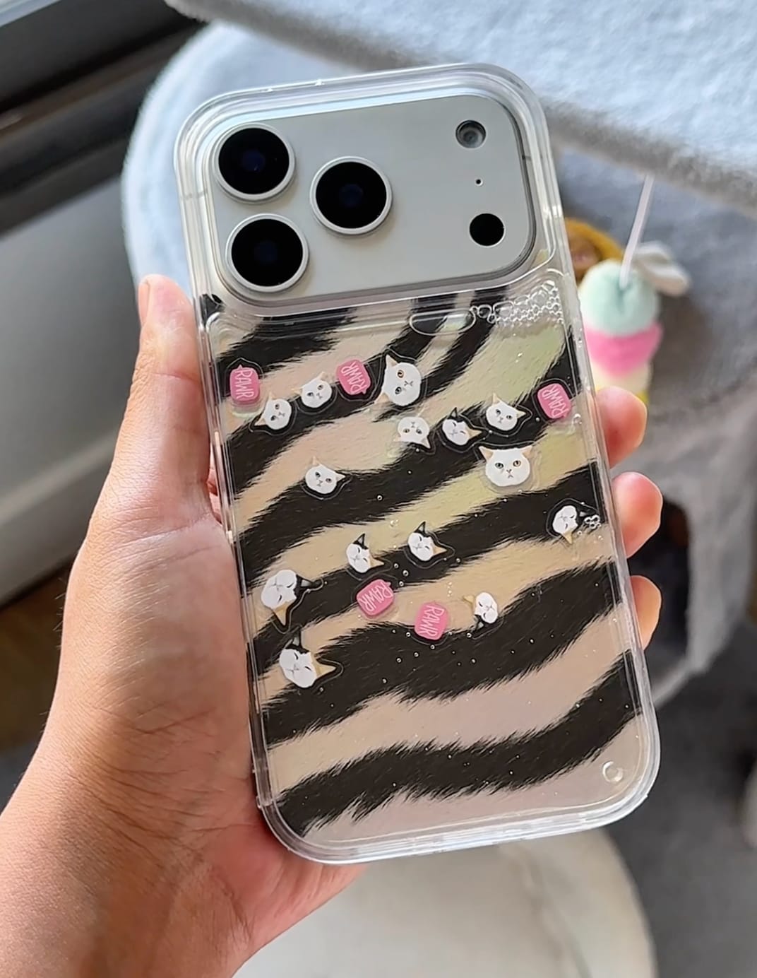 Customer photo review of Shaker Case™ 💧 with Custom Charms