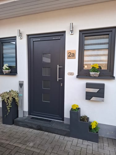 Customer photo review of AlbersDesign Briefkasten B1 anthrazit (RAL7016) personalisiert mit Edelstahl-Schildern