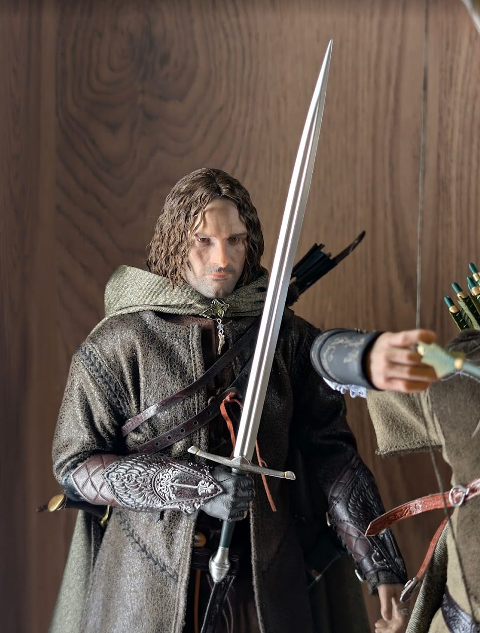 Customer photo review of Aragorn 1/6 Collectible Figure  - Standard & Deluxe Version