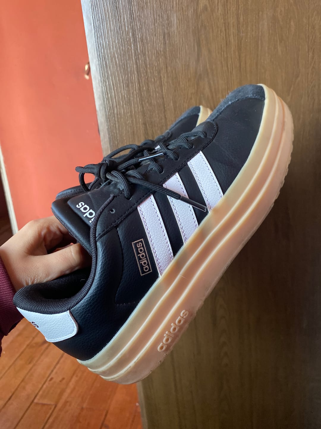 Customer photo review of Zapatilla Adidas Vl Court Bold Plataforma Mujer Negro - Blanco - Suela Gum