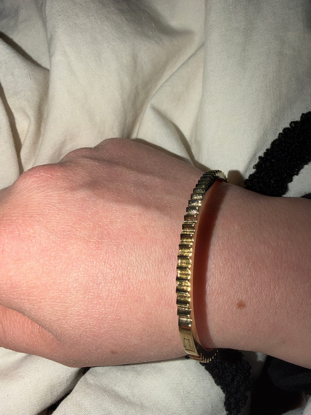 Customer photo review of Mini Pleat Bangle