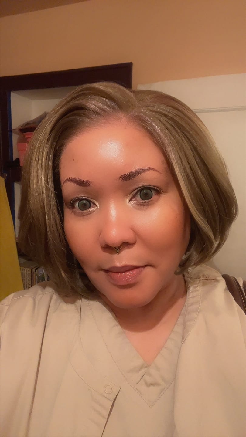 Customer photo review of Sensationnel Chic Bob Glueless 5" Deep Part HD Lace Wig - BOB UNIT 8