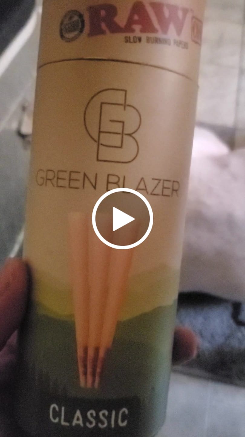 Customer video review of RAW Dogwalker Mini Pre Roll Cones