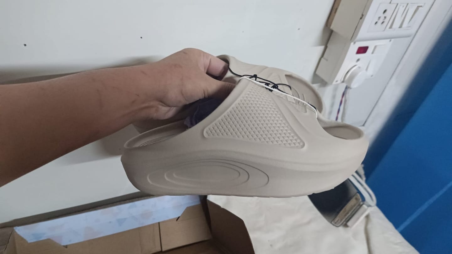 Customer photo review of Bacca Bucci Floats—Ultra Lightweight EVA Slides for Men