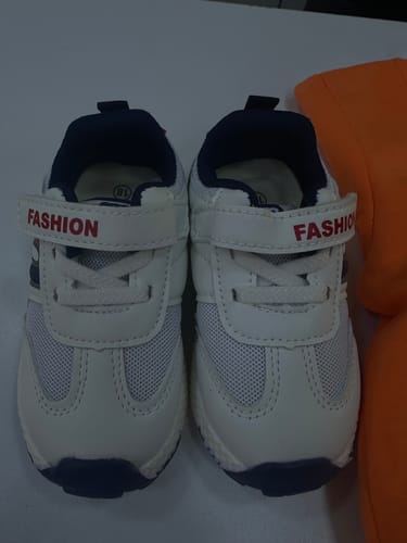 Customer photo review of Calzado Leather Sneaker