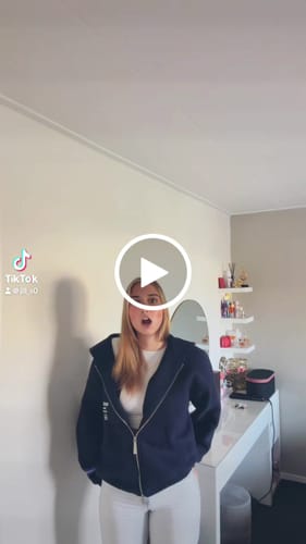 Customer video review of LABEL ZIP HOODIE NAVY