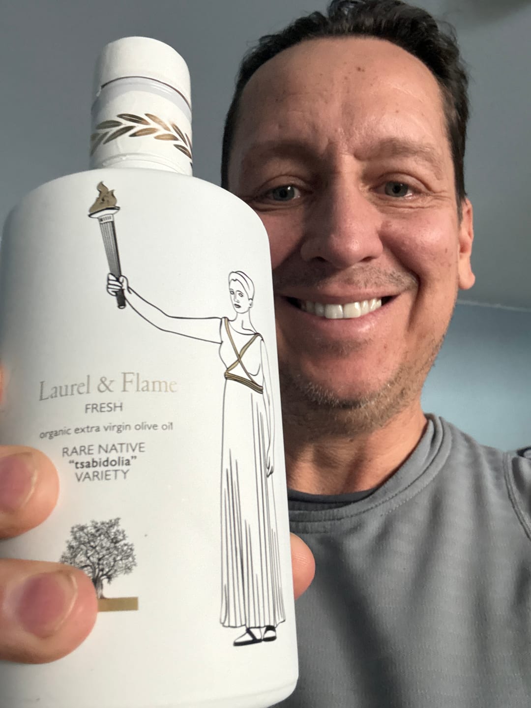Customer photo review of Laurel & Flame Fresh Tsabidolia Organic Extra Virgin Olive Oil, 16.9 fl oz