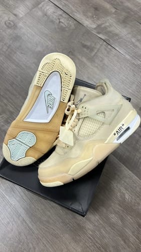 Customer photo review of Off-White x AJ4 Retro Sail