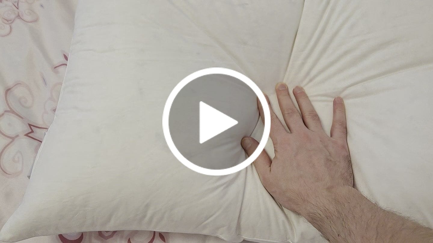 Customer video review of Pernă Plume Puf