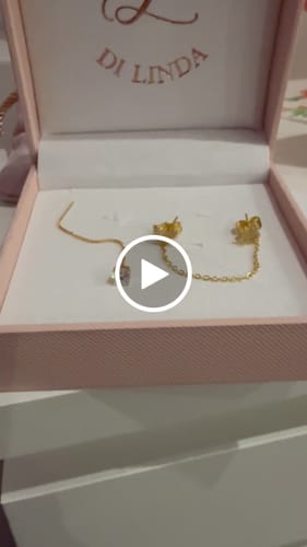 Customer video review of Singolo Orecchino Farfalle con Catenella a Doppio Buco